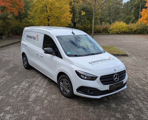 Connected Wind Services - Fahrzeugbeschriftung mit Werbung